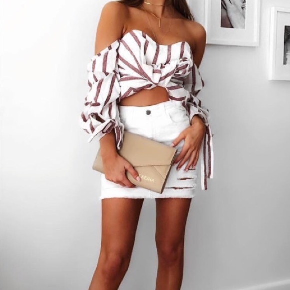 Lulus Tops - NWT LULU’S STRIPED OFF SHOULDER LONG SLEEVE SMALL